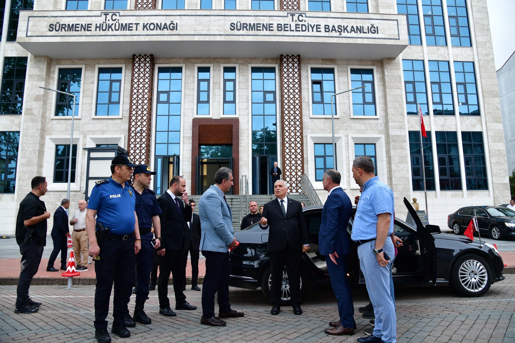 Vali Aziz Yıldırım’dan Sürmene Hükümet Konağı’na Ziyaret