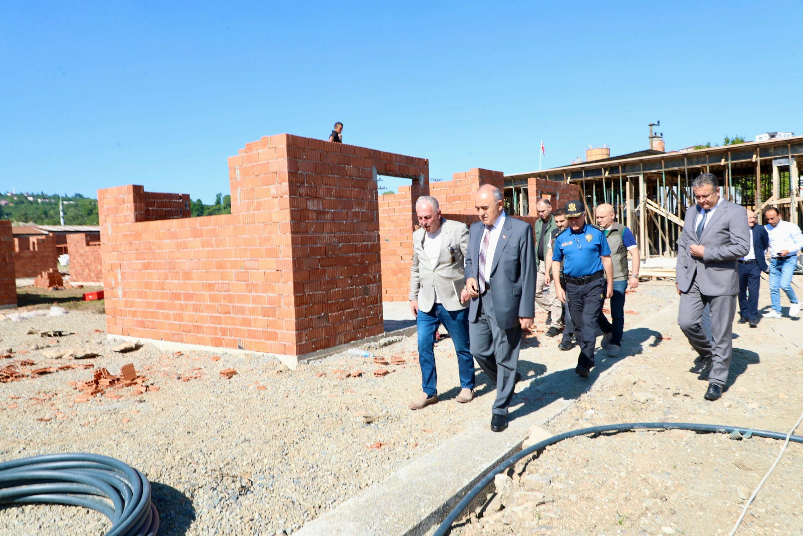 Vali Erol, Doğal Yaşam Alanı ve Rehabilitasyon Merkezi İnşaatlarını İnceledi