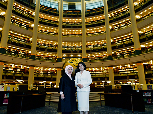 Emine Erdoğan, Güney Kore Devlet Başkanı’nın eşi Kim ile Millet Kütüphanesi’ni ziyaret etti