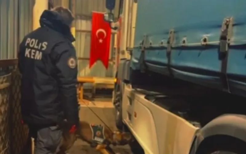 Bakanımız Sayın Ali Yerlikaya: ”Mersin ve Erzurum’daki Operasyonlarda 447,5 Kilogram Uyuşturucu Ele Geçirildi”