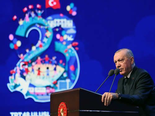 “Acıları dindirmek, çatışmaları durdurmak, çocukların gözyaşlarını silmek için gayret ediyoruz”