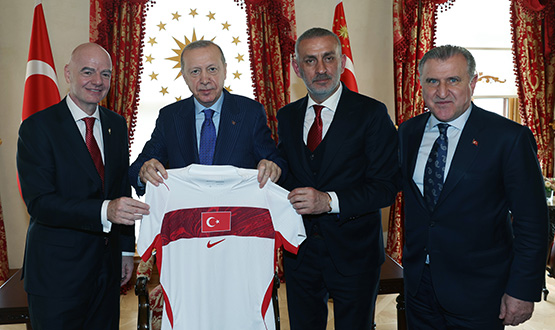 Cumhurbaşkanımız Erdoğan, Bak, Infantino ve Hacıosmanoğlu’nu Kabul Etti