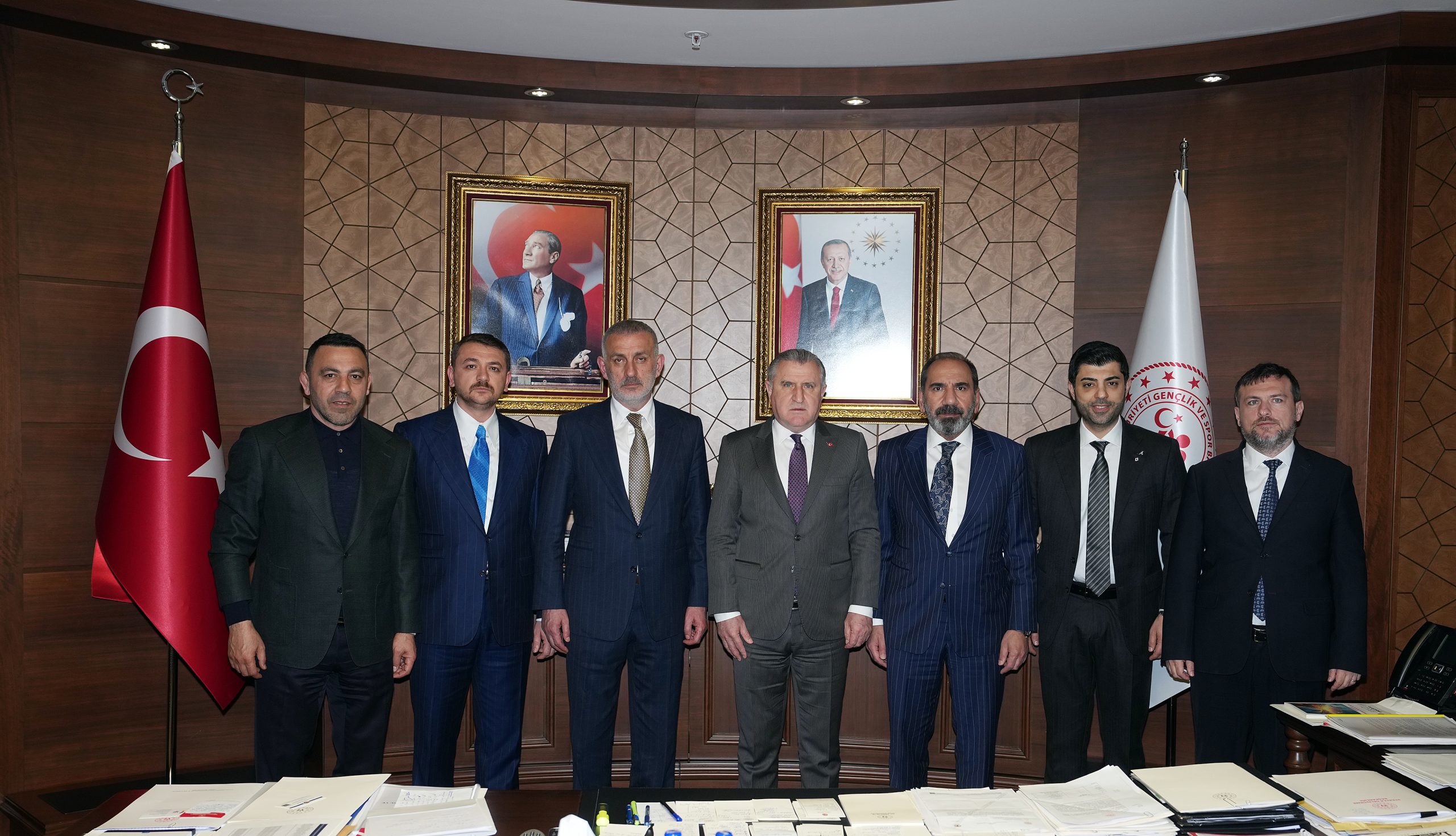 TFF Başkanı Hacıosmanoğlu, Gençlik ve Spor Bakanı Bak’ı Ziyaret Etti