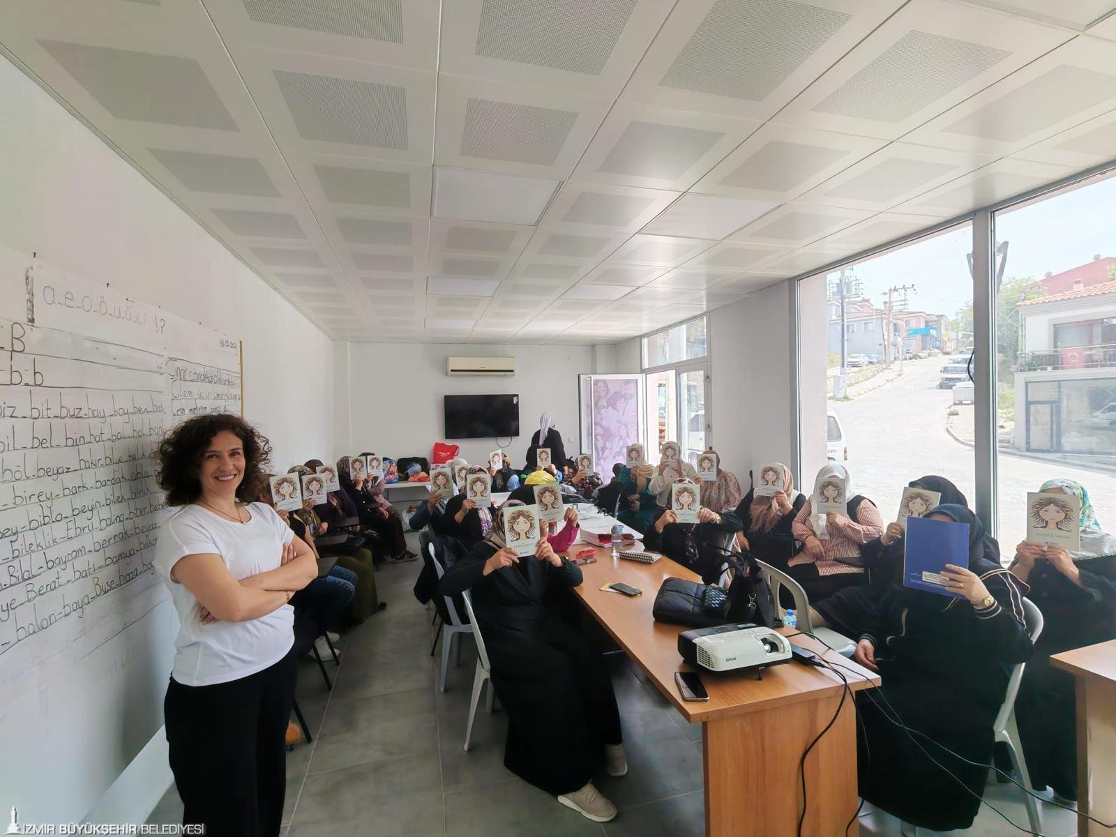 Kadın sağlığı seminerleri İzmir genelinde yaygınlaşıyor