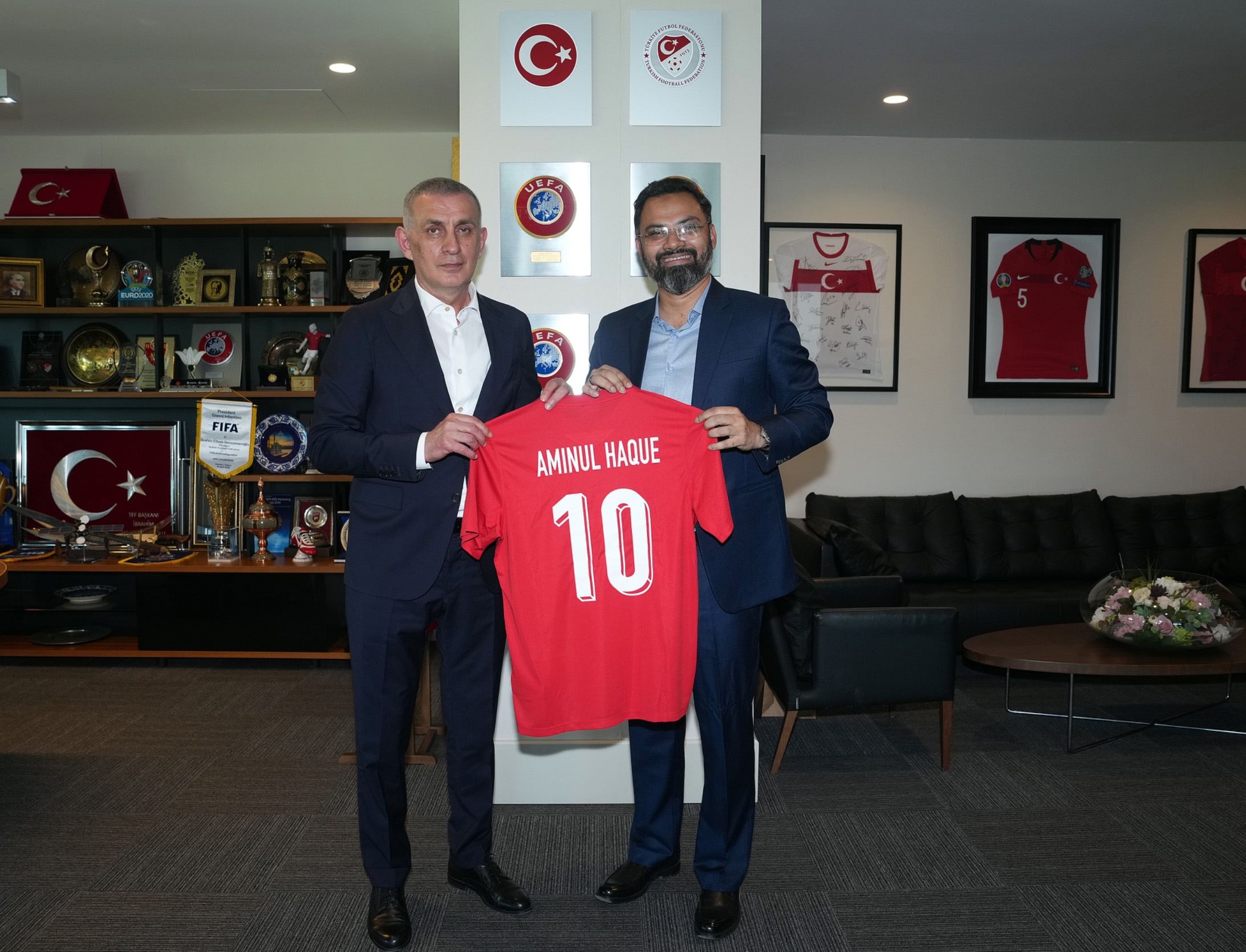 Bangladeş Gençlik ve Spor Bakanı’ndan TFF Başkanı Hacıosmanoğlu’na Ziyaret