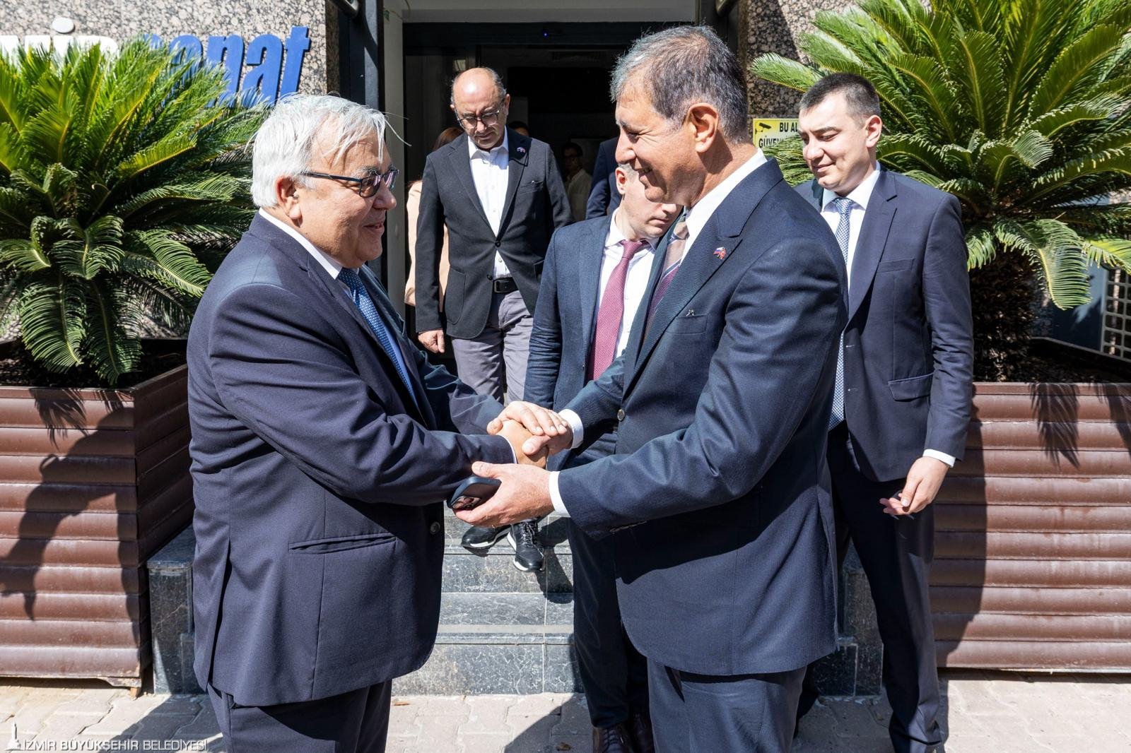 Tugay: Rusya ile İzmir arasındaki ilişkileri geliştirmeye hazırız