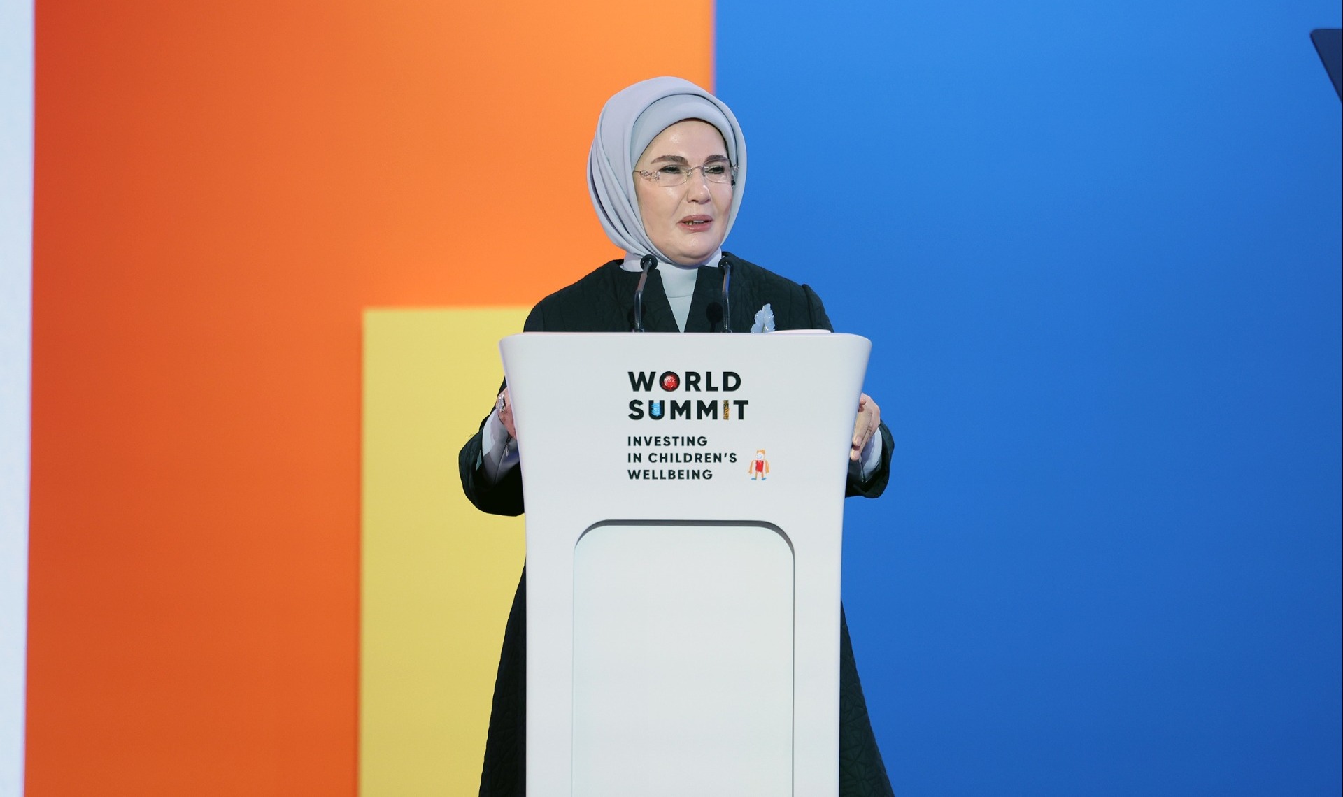 Emine Erdoğan, “Çocukların Refahına Yatırım Yapmak: Gelecek Nesillerin Sürdürülebilir ve Adil Kalkınmasına Giden Yol Dünya Zirvesi”ne katıldı