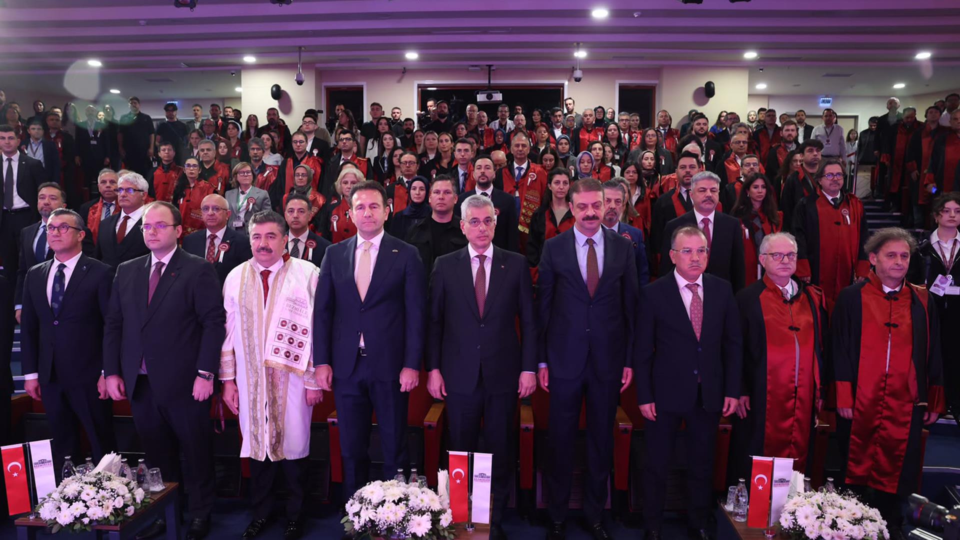 Bakan Memişoğlu Bezmiâlem Vakıf Üniversitesi Akademik Yıl Açılış Töreni’ne Katıldı