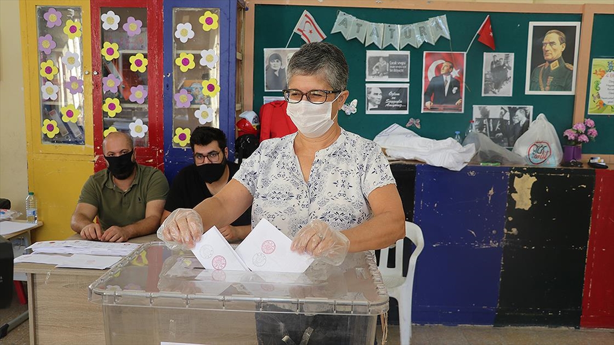 KKTC’de cumhurbaşkanlığı seçimi için oy kullanma işlemi başladı