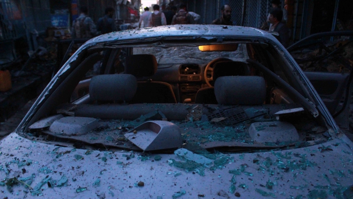 Afganistan’da bomba yüklü araçla saldırı: 12 ölü