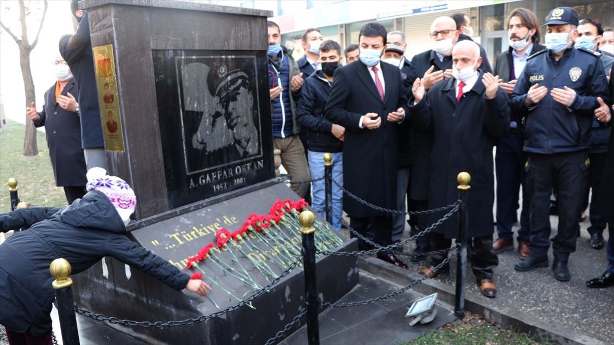 Diyarbakır’da şehit edilen Gaffar Okkan ve polis memurları törenle anıldı