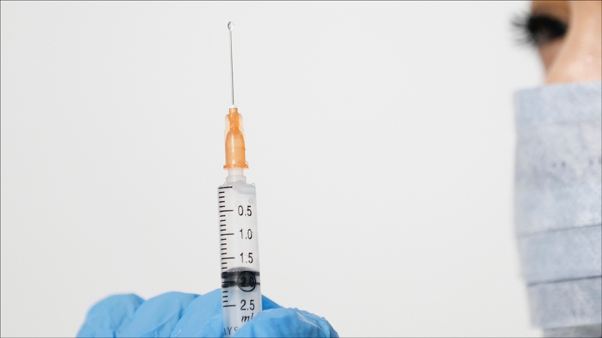 Kanada’nın ‘fakir ülkeler için oluşturulan Kovid-19 aşı programından’ faydalanması eleştiriliyor