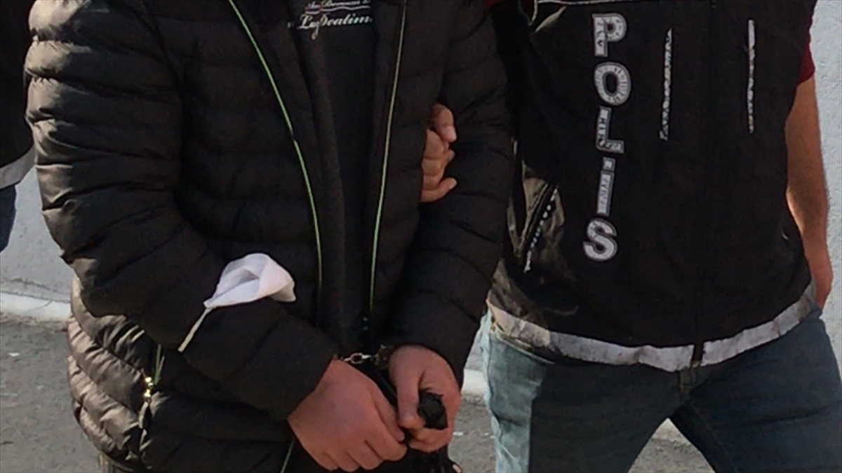 Konya merkezli 4 ilde FETÖ’ye yönelik ‘ankesörlü telefon’ operasyonunda 15 zanlı yakalandı