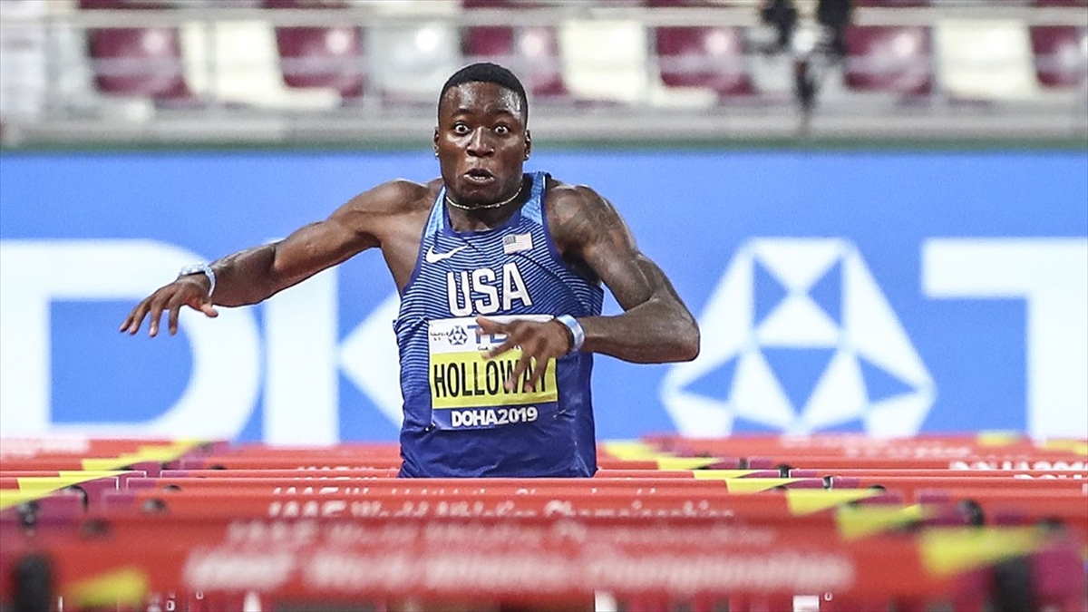 ABD’li Holloway, 60 metre engellide 27 yıllık dünya rekorunu kırdı