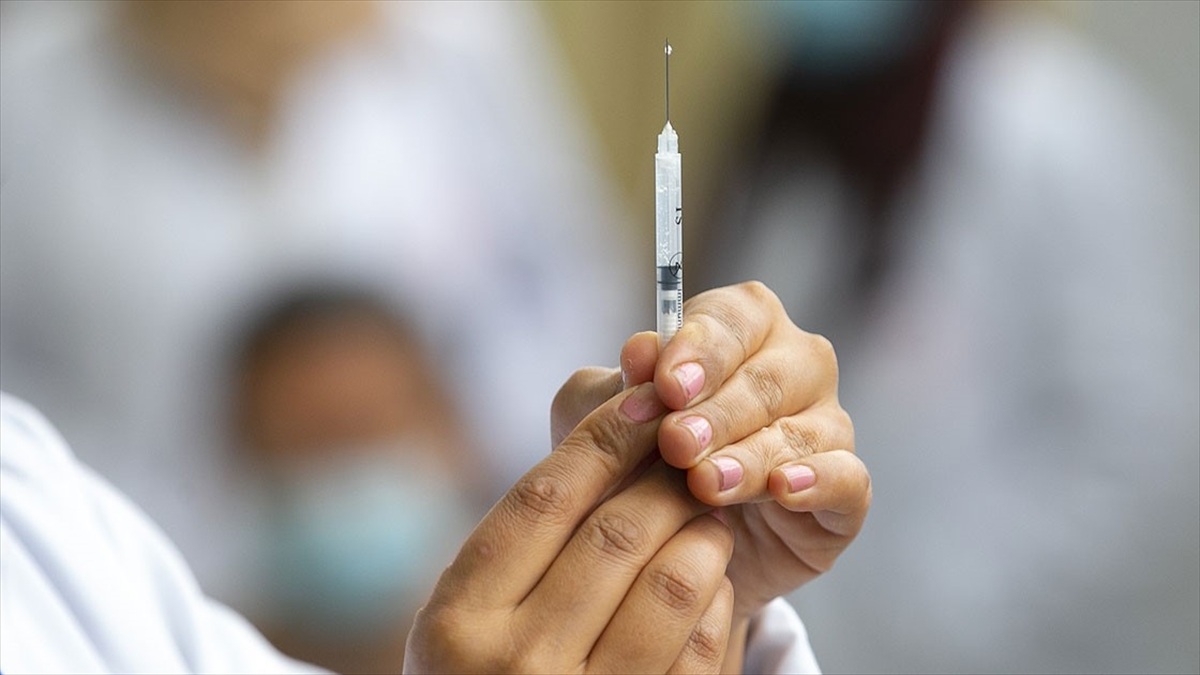 Çin’de bir aşının daha acil durum kullanımı onaylandı