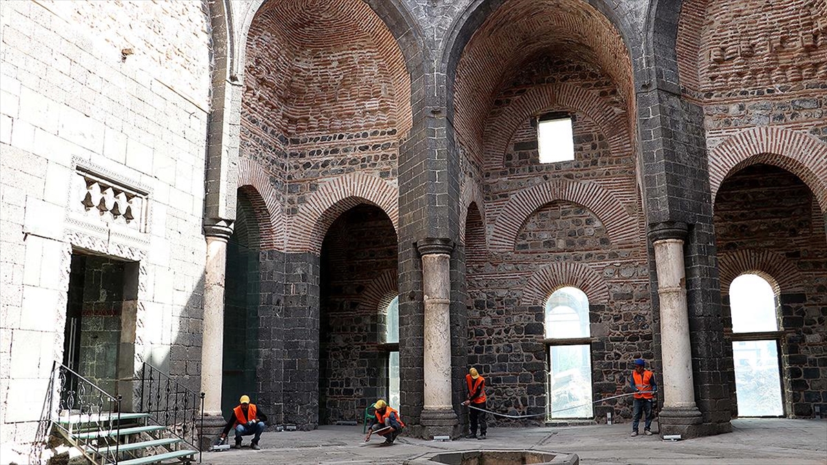 Diyarbakır’da 1800 yıllık Saint George Kilisesi onarılıyor
