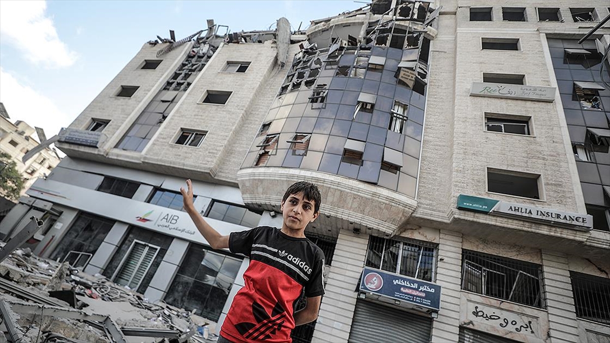 BM: İsrail’in Gazze’ye yönelik hava saldırıları nedeniyle 38 binden fazla Filistinli yerinden edildi