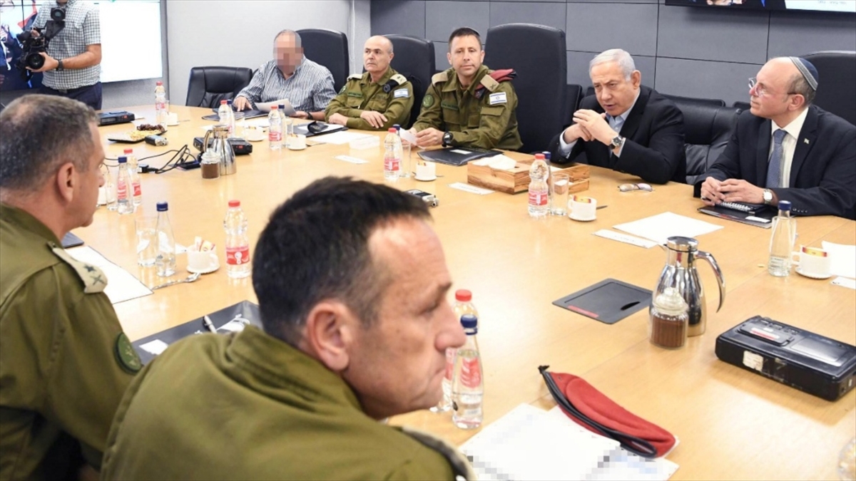 İsrail’de Bennett, koalisyon hükümeti kurmak için Netanyahu karşıtı bloğa katılacağını açıkladı