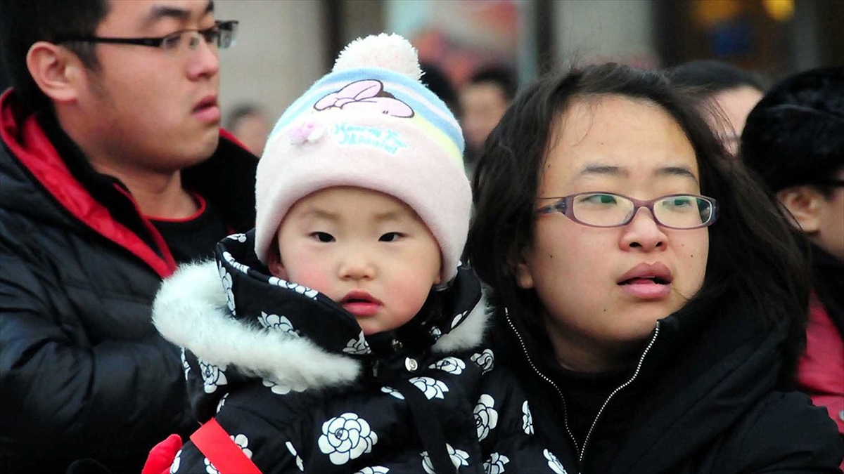 Nüfus artış hızı yavaşlayan Çin çocuk sayısı kısıtlamalarını esnetiyor