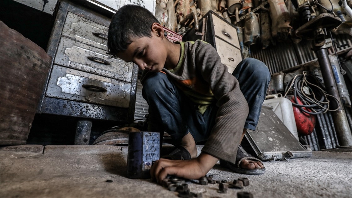 Dünyada çocuk işçilerin sayısı 160 milyona yükseldi