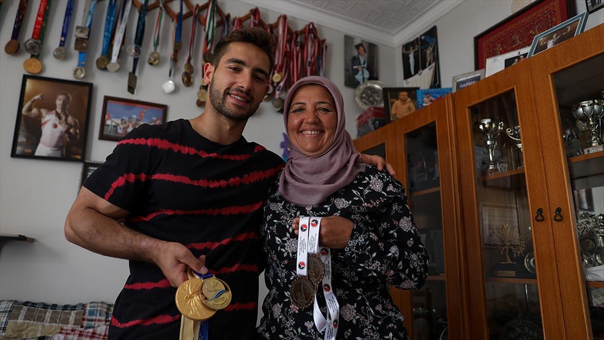 Milli cimnastikçi İbrahim Çolak annesiyle kurduğu ‘olimpiyat şampiyonluğu’ hayalini gerçekleştirmek istiyor