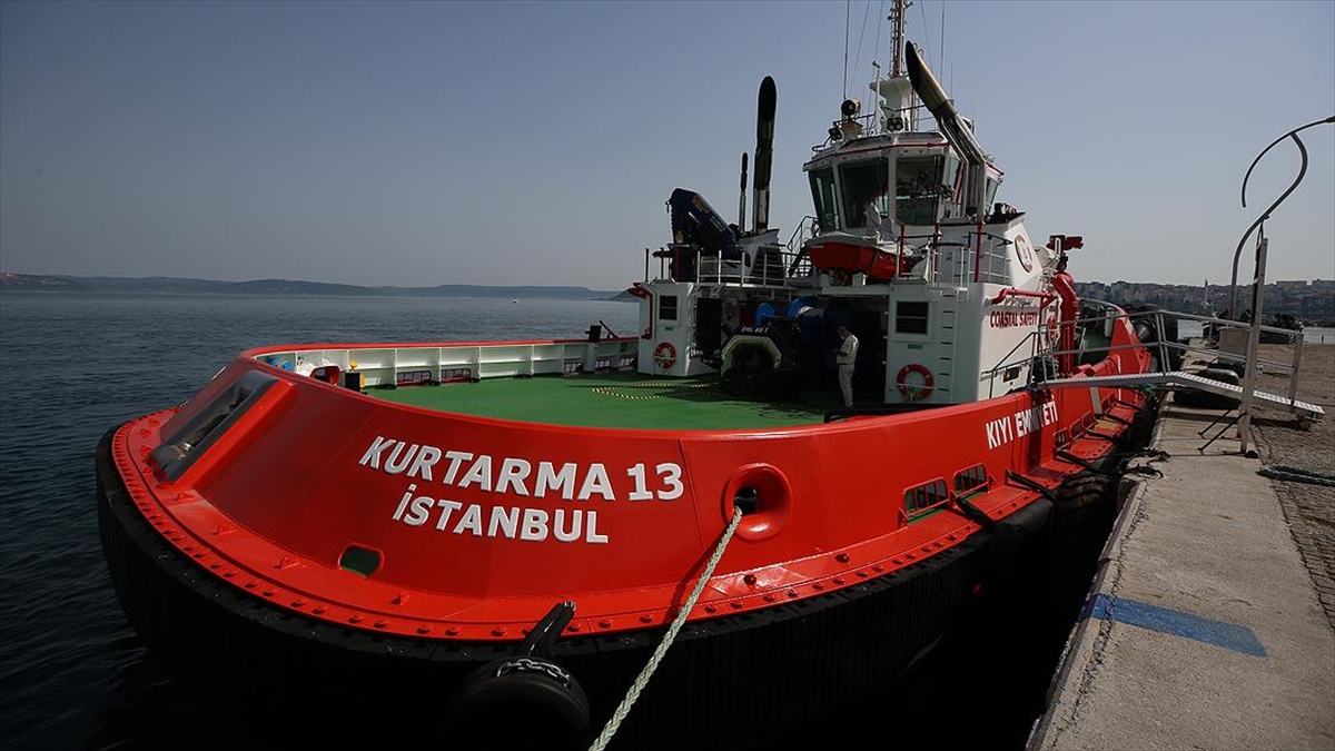 Çanakkale Boğazı’nın son teknolojiyle donatılan yeni kurtarma römorkörü görev başında