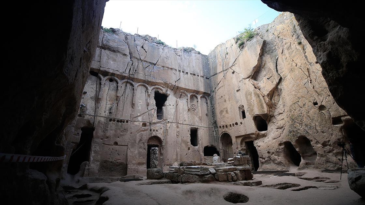 ‘Kapadokya’nın giriş kapısı’ Niğde, tarihi ve doğal güzellikleriyle cezbediyor