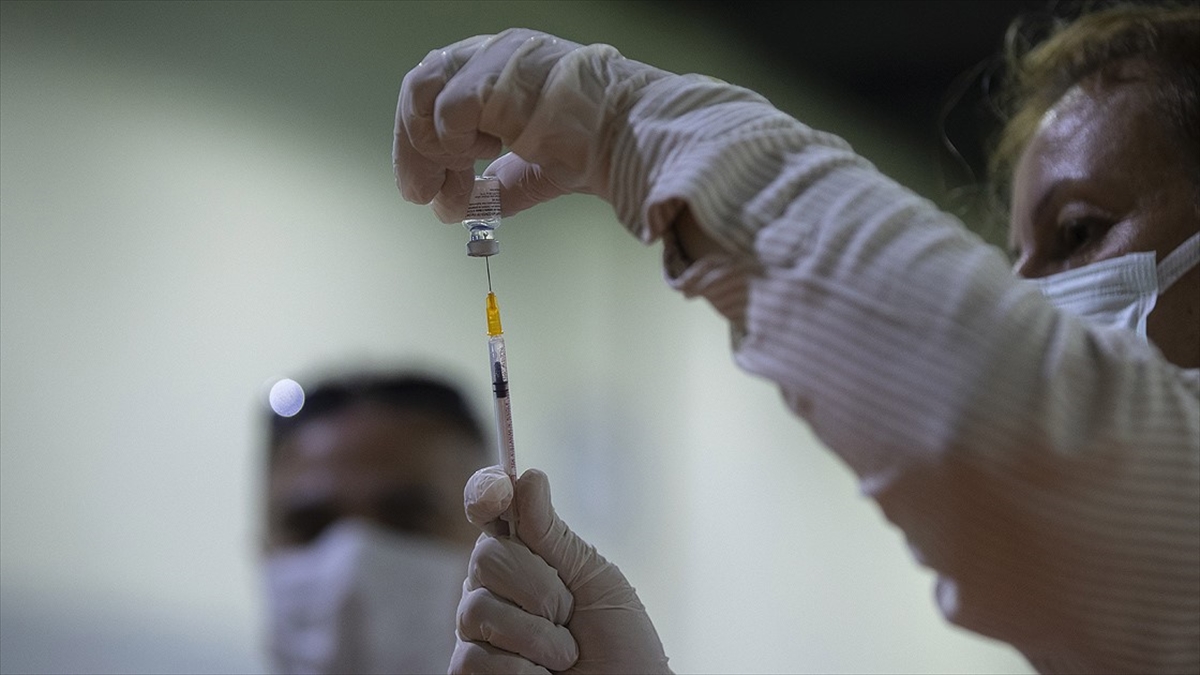 Kovid-19’la mücadele kapsamında son 24 saatte 387 bin 105 aşı uygulandı