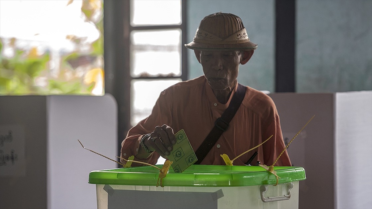 Myanmar askeri yönetimi, 2020’deki seçimde oyların üçte birinin hileli olduğunu öne sürdü