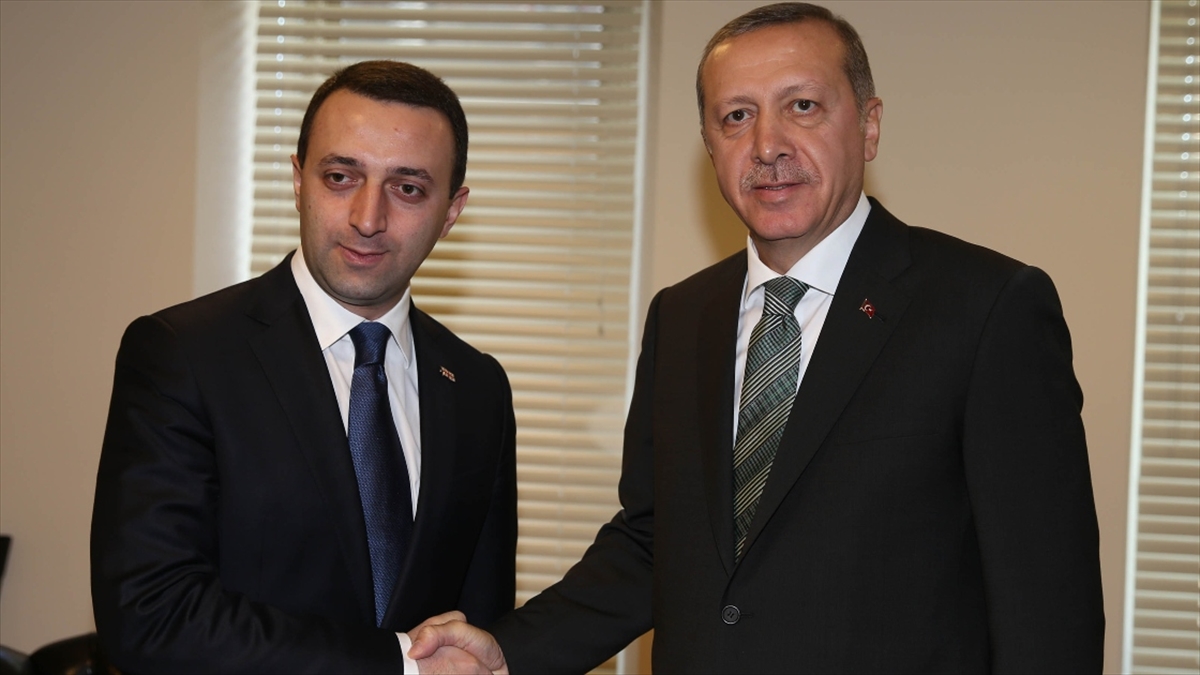 Cumhurbaşkanı Erdoğan, Gürcistan Başbakanı İrakli Garibaşvili ile telefonda görüştü