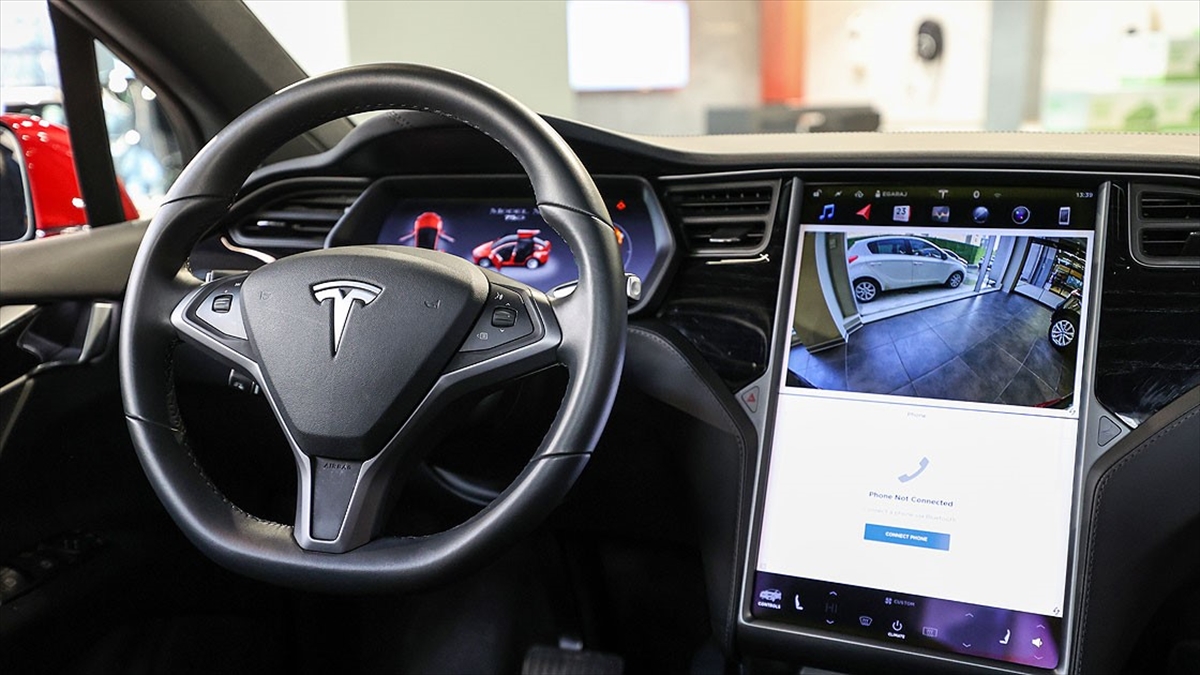 ABD’de Tesla’nın ‘otopilot’ sürücü destek sistemine yönelik soruşturma başlatıldı