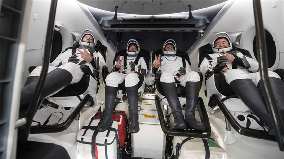 SpaceX, NASA’nın ‘Crew-3’ astronotlarını Uluslararası Uzay İstasyonuna ulaştırdı