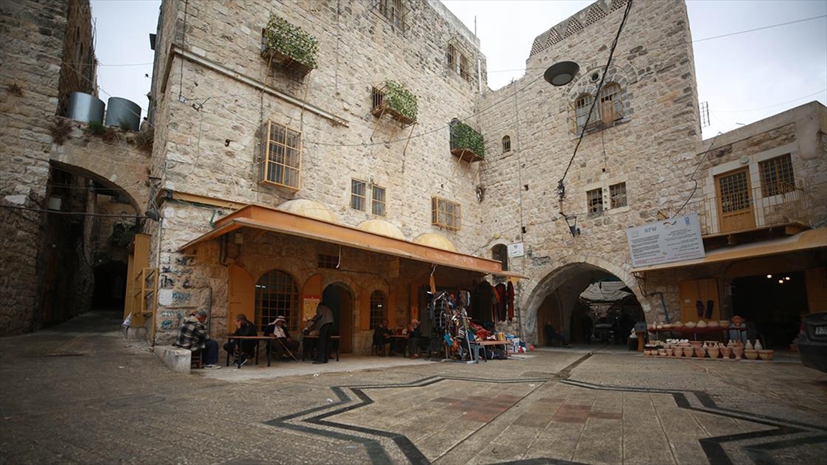 Filistin’in iki asırlık kahvehanesi İsrail’in baskıları ve Yahudi yerleşimlerine karşı direniyor
