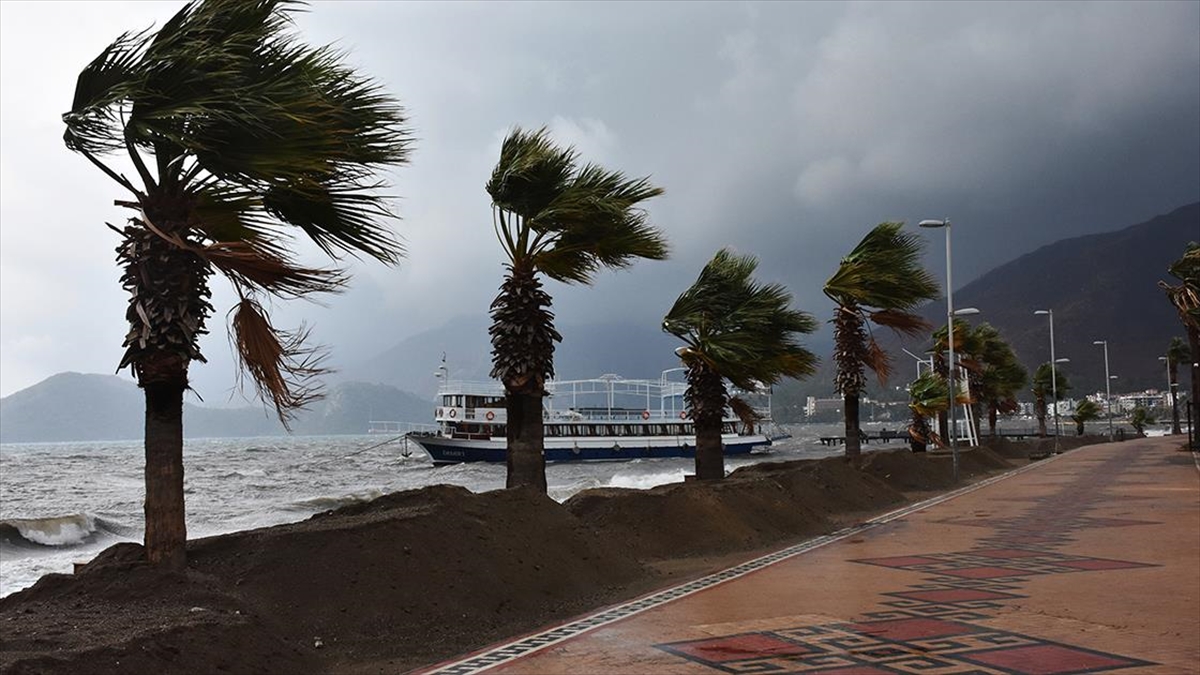 Ege, İç Anadolu, Karadeniz, Marmara ve Batı Akdeniz için fırtına uyarısı