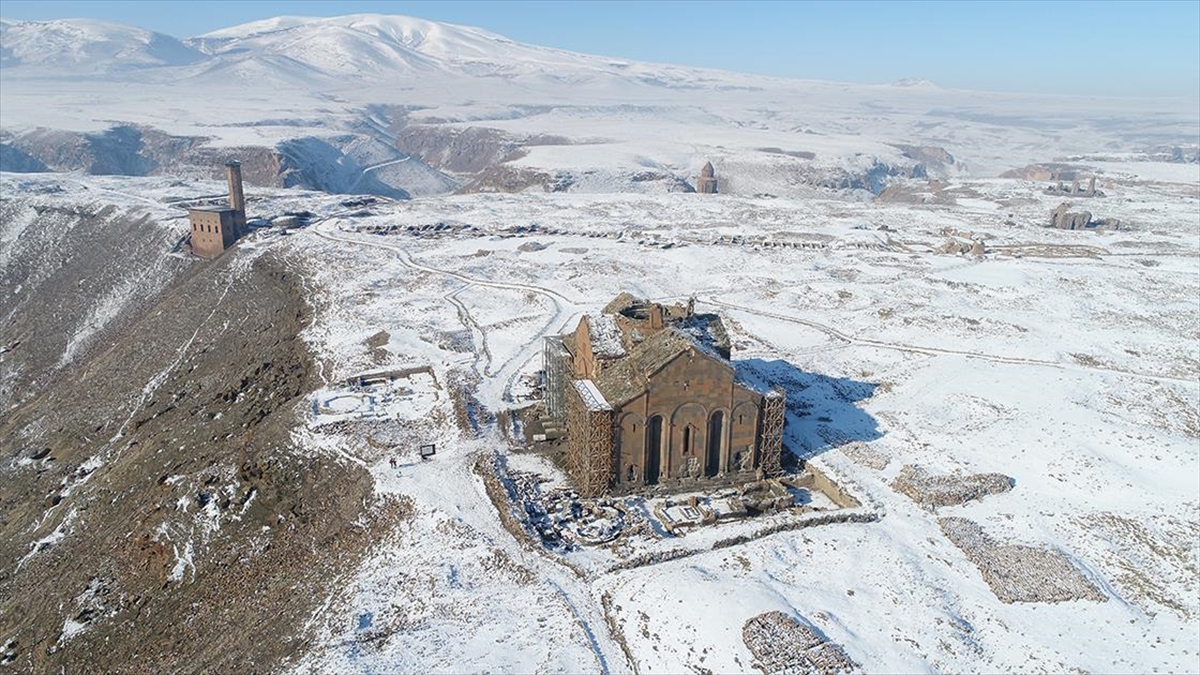 Medeniyetler beşiği’ Ani kar yağışıyla ayrı güzelliğe büründü