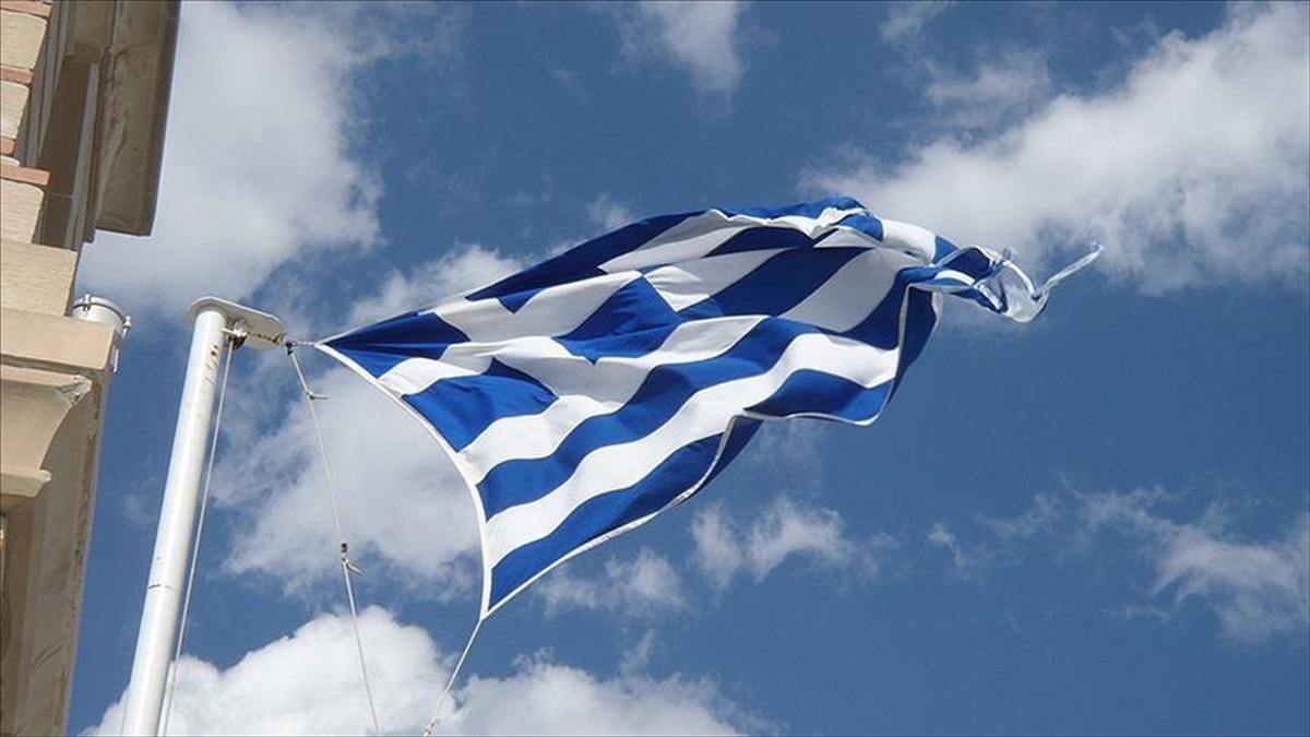 Yunanistan’da hükümet, muhalefetin gensorusuna karşı güvenoyu aldı