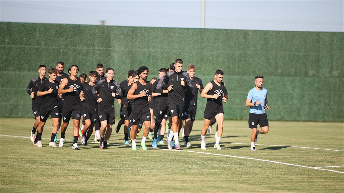 Süper Lig’i elinden kaçıran Bandırmaspor yeni transferleriyle sezona iddialı hazırlanıyor
