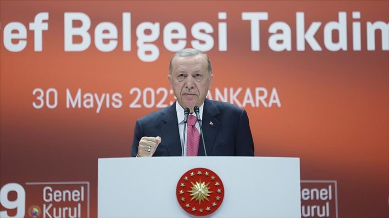 Cumhurbaşkanı Erdoğan: Hedefimiz çevremizde bir güvenlik ve barış kuşağı tesis etmektir