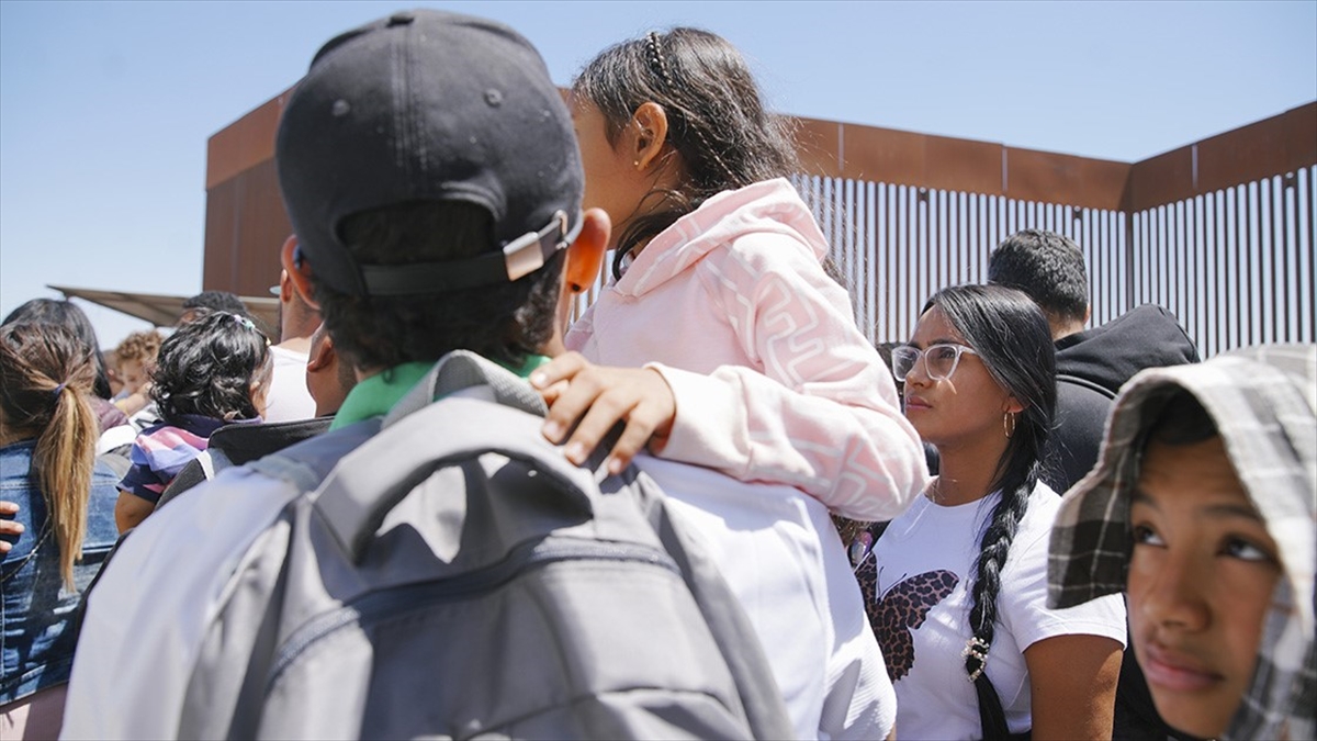 California’ya gönderilen düzensiz göçmenler Newsom ile DeSantis arasında gerginliği arttırdı