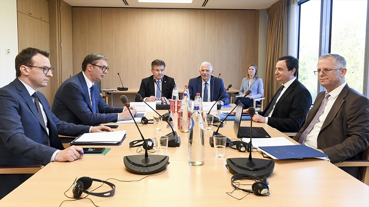 Sırbistan ve Kosova liderleri Brüksel’de görüşecek
