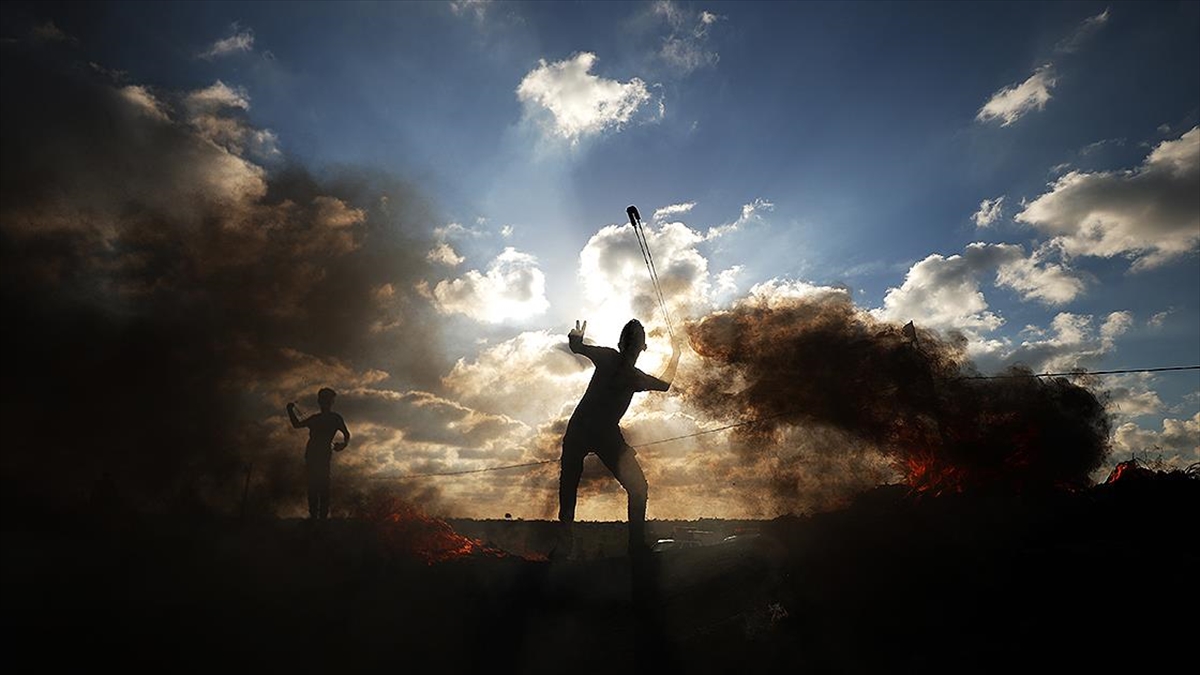 Gazze’de, yerleşimcilerin Mescid-i Aksa baskınına karşı organize edilen protestolar devam ediyor