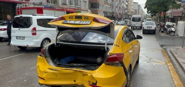 Kocaeli’de zincirleme trafik kazasında 3 kişi yaralandı