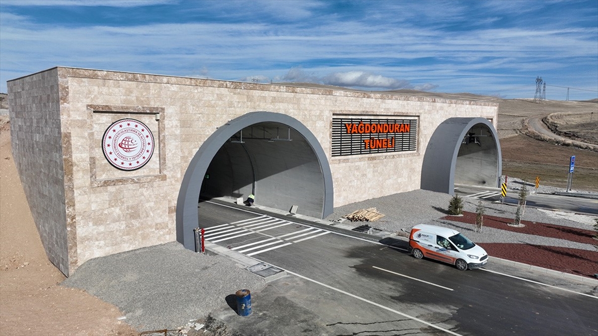 Sivas’ta yapımı tamamlanan Yağdonduran Tüneli hizmete açıldı