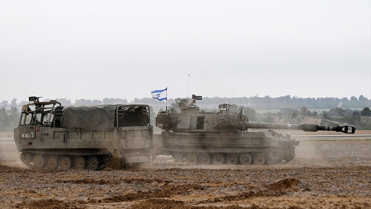 İsrail ordusunun Filistinlileri yarı çıplak şekilde “terörist” olarak teşhir ettiği görüntüler çelişkilerle dolu