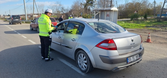 Samsun’da trafik denetimlerinde 26 sürücüye ceza kesildi