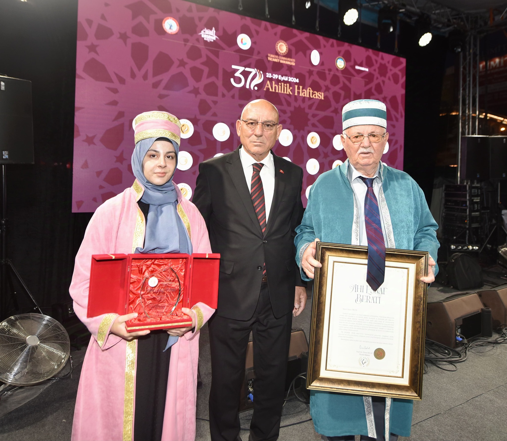Yılın Çırağı ve Ahisi ödüllerini Kırşehir’de aldı