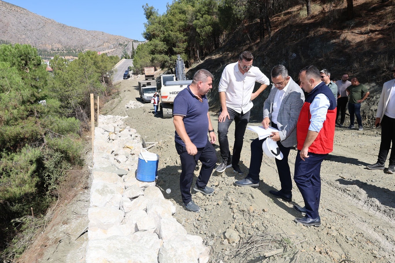 Venk Suyu’na ulaşımın sağlanması için yol açma çalışmalarına başlandı