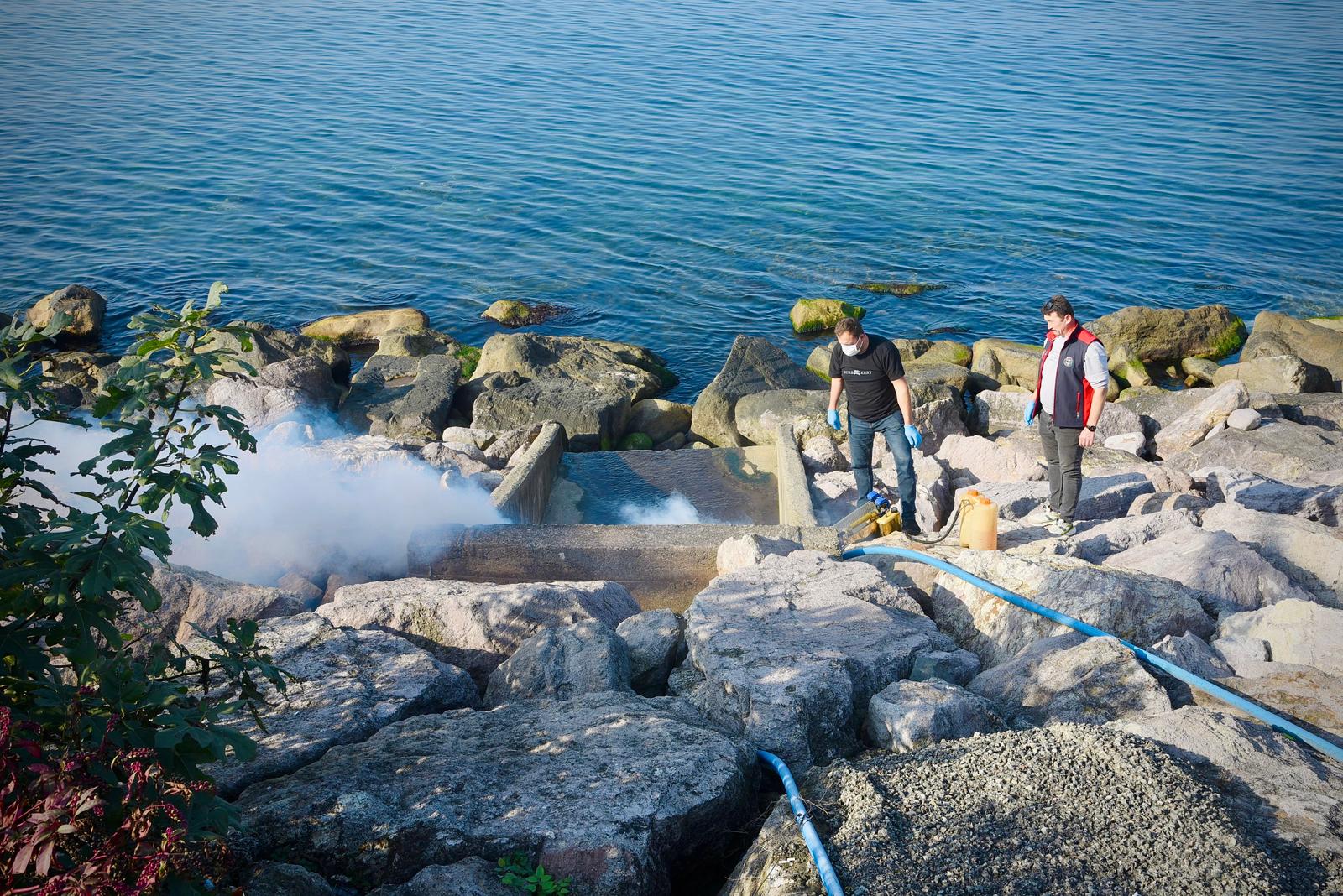 Sahil Bölgesindeki Menfezler İlaçlanıyor