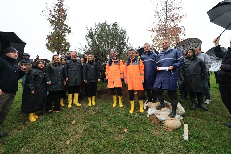Dikilen Fidanlar Toprakla Buluştu