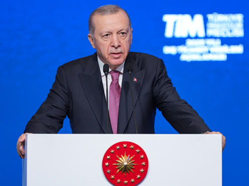 “Önceki yıla kıyasla yüzde 4,5 artan mal ihracatımız toplam 273,4 milyar dolara ulaştı”